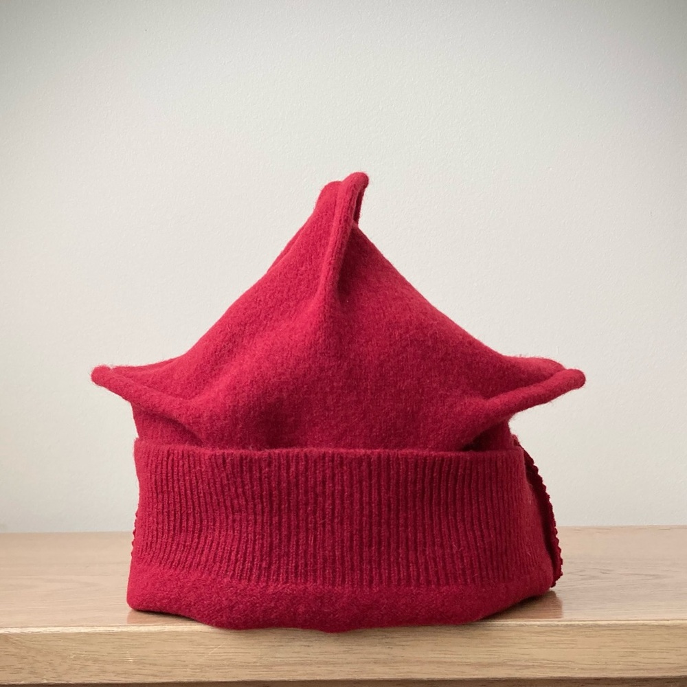 joodito origami crown 100% lambswool sweater hat bucket cloche cap cherry red